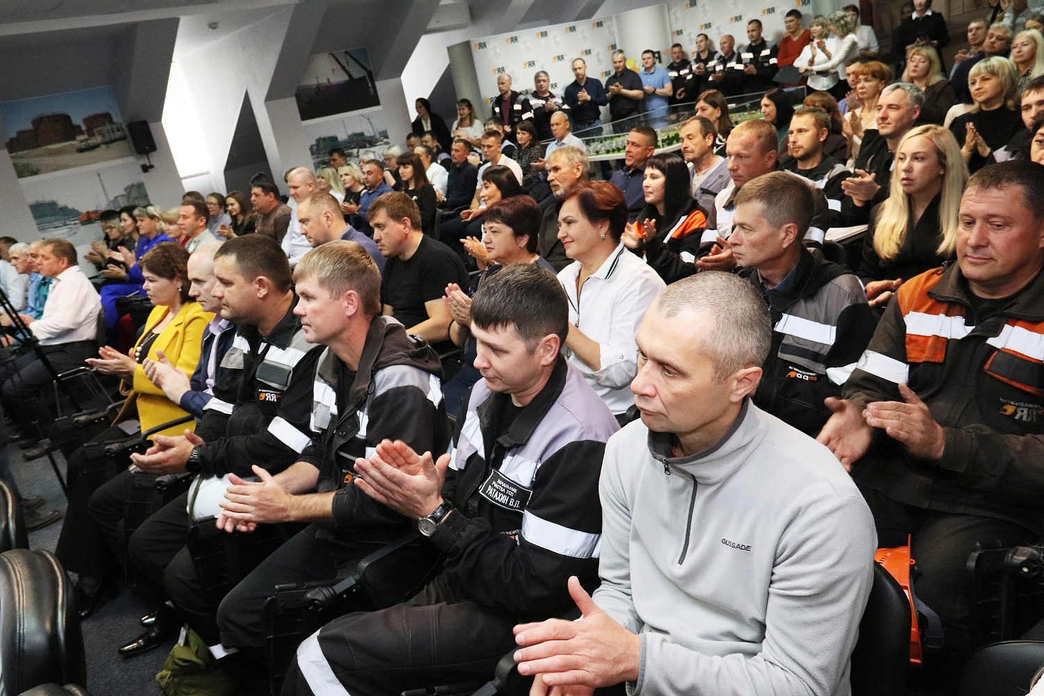 Сотрудники Яйского НПЗ сегодня отмечают профессиональный праздник - День работника нефтяной и газовой промышленности.